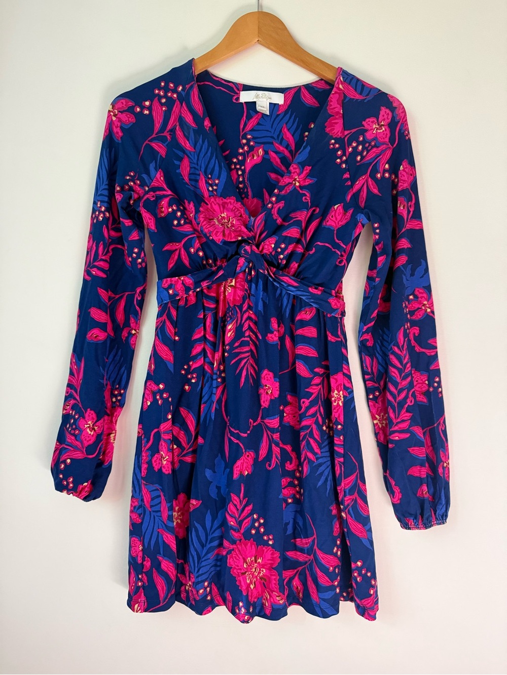 Lilly Pulitzer Navy romper with Bright Pink Floral Print size XS
